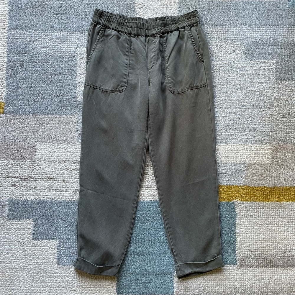Soft Joie Saphine Cropped Chino Pants in Green XS